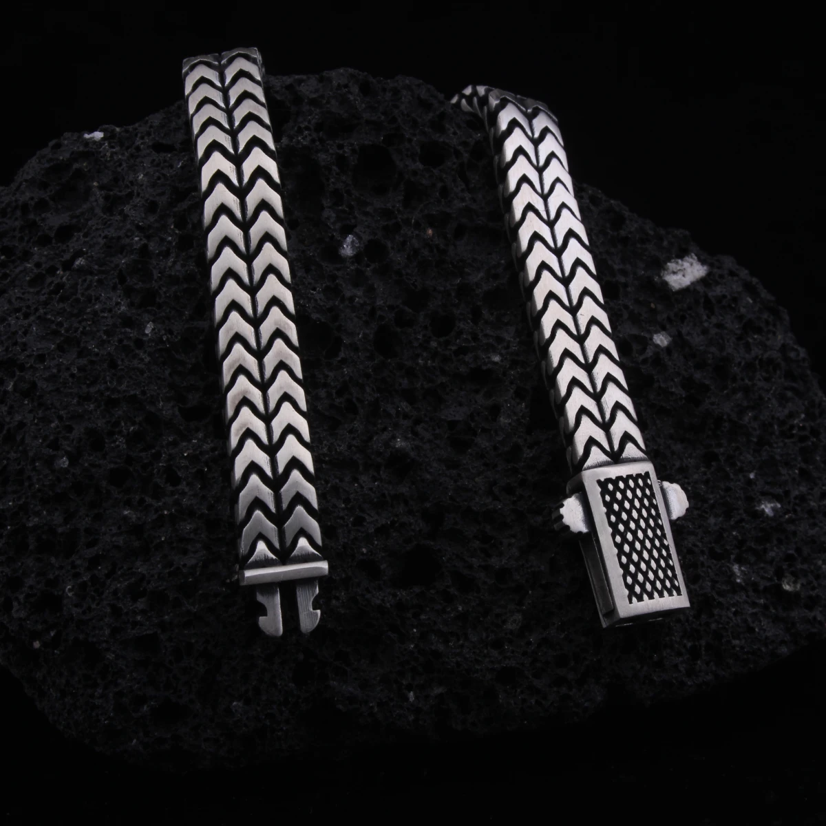 Gümüş El Örmesi Pullu Model Erkek Bileklik