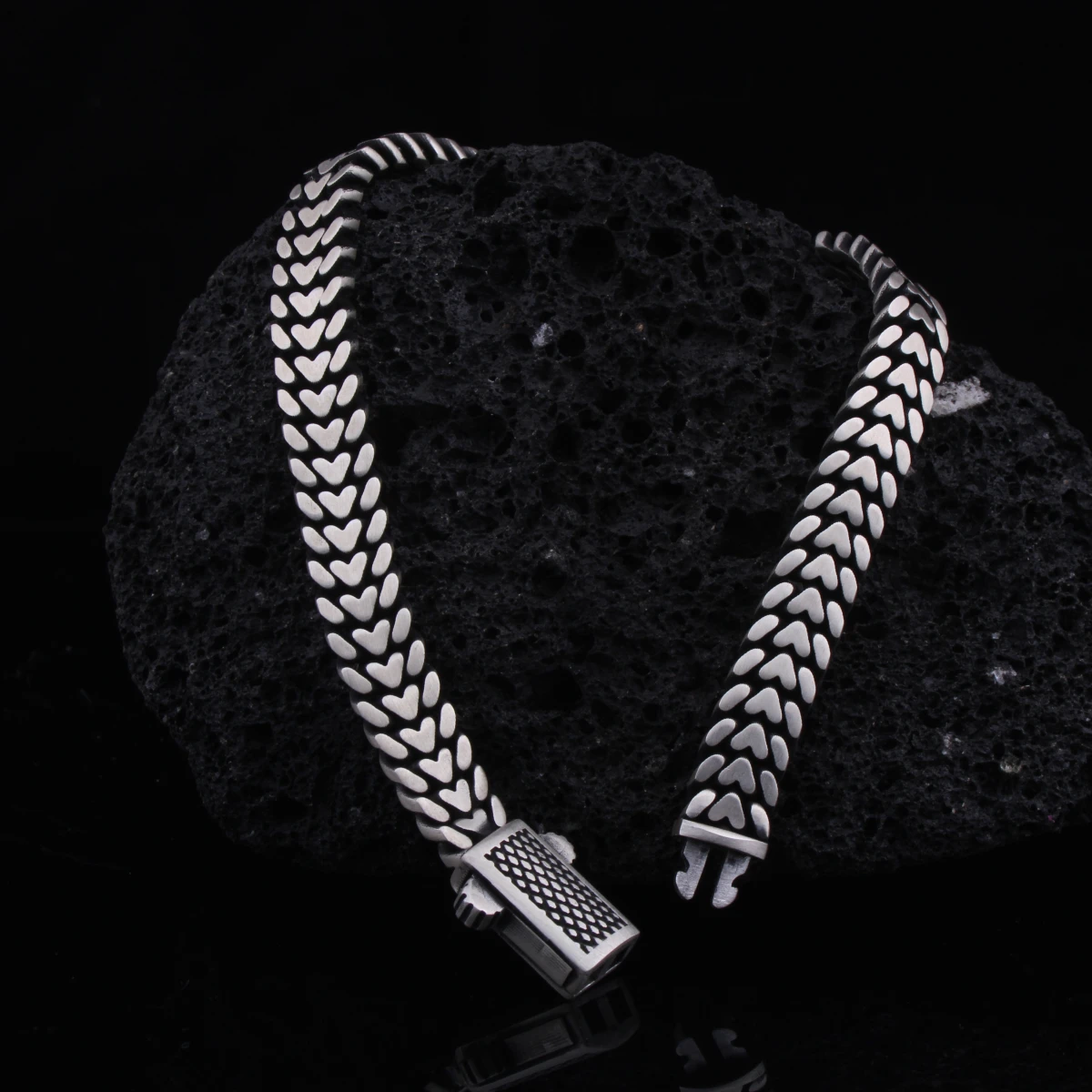 Kalp Örgü Model Erkek Bileklik