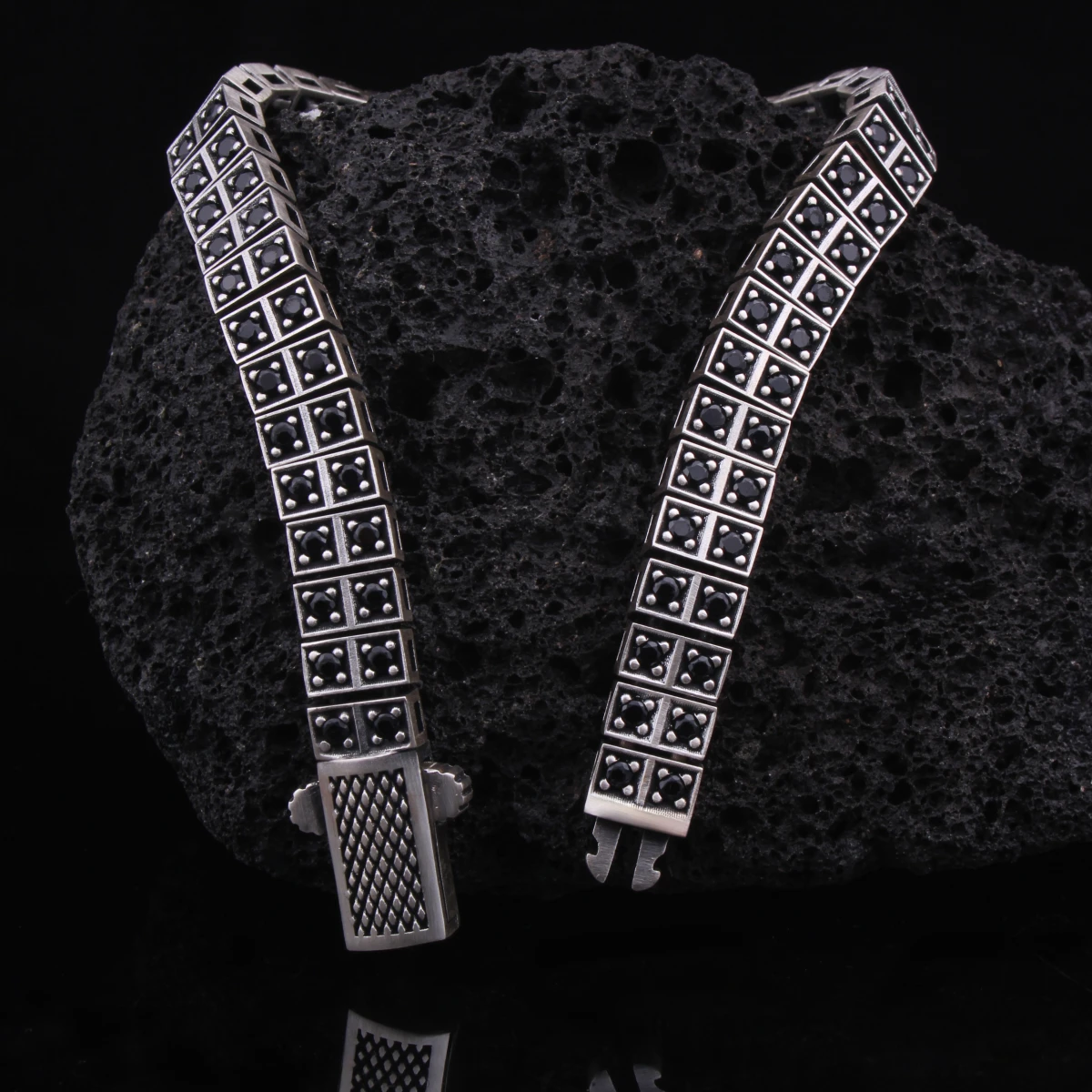 Siyah Zirkon Taşlı Kare Bakla Erkek Bileklik