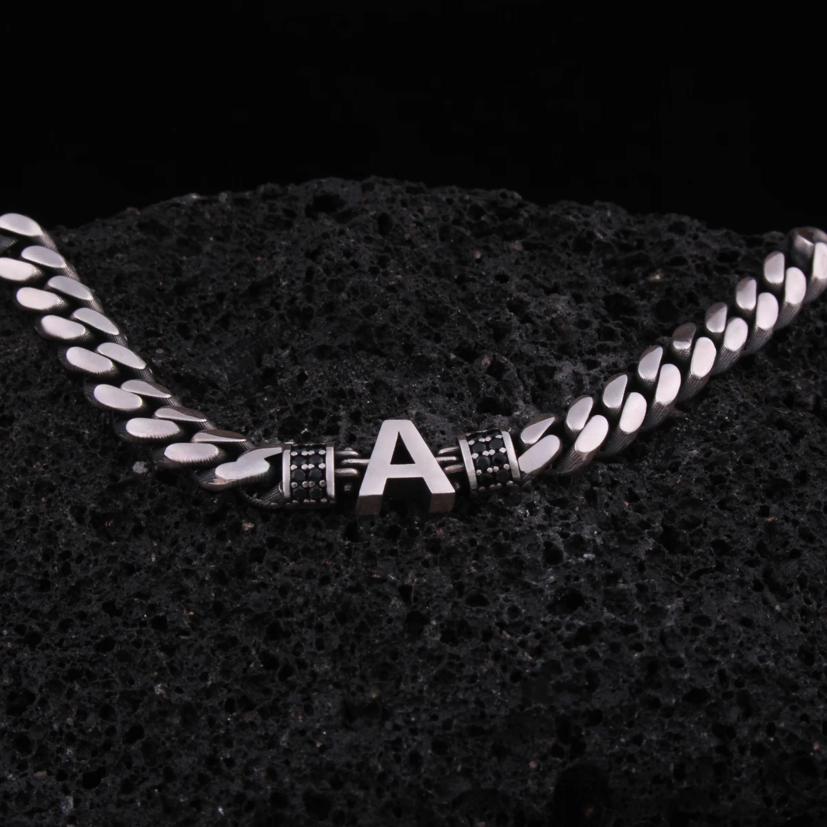 Harf Detaylı Zirkon Taşlı Cuban Zincir Erkek Bileklik