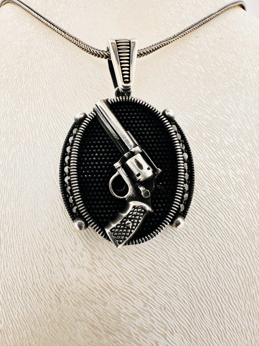 Revolver Silah Siyah Taşlı Kolye Ucu