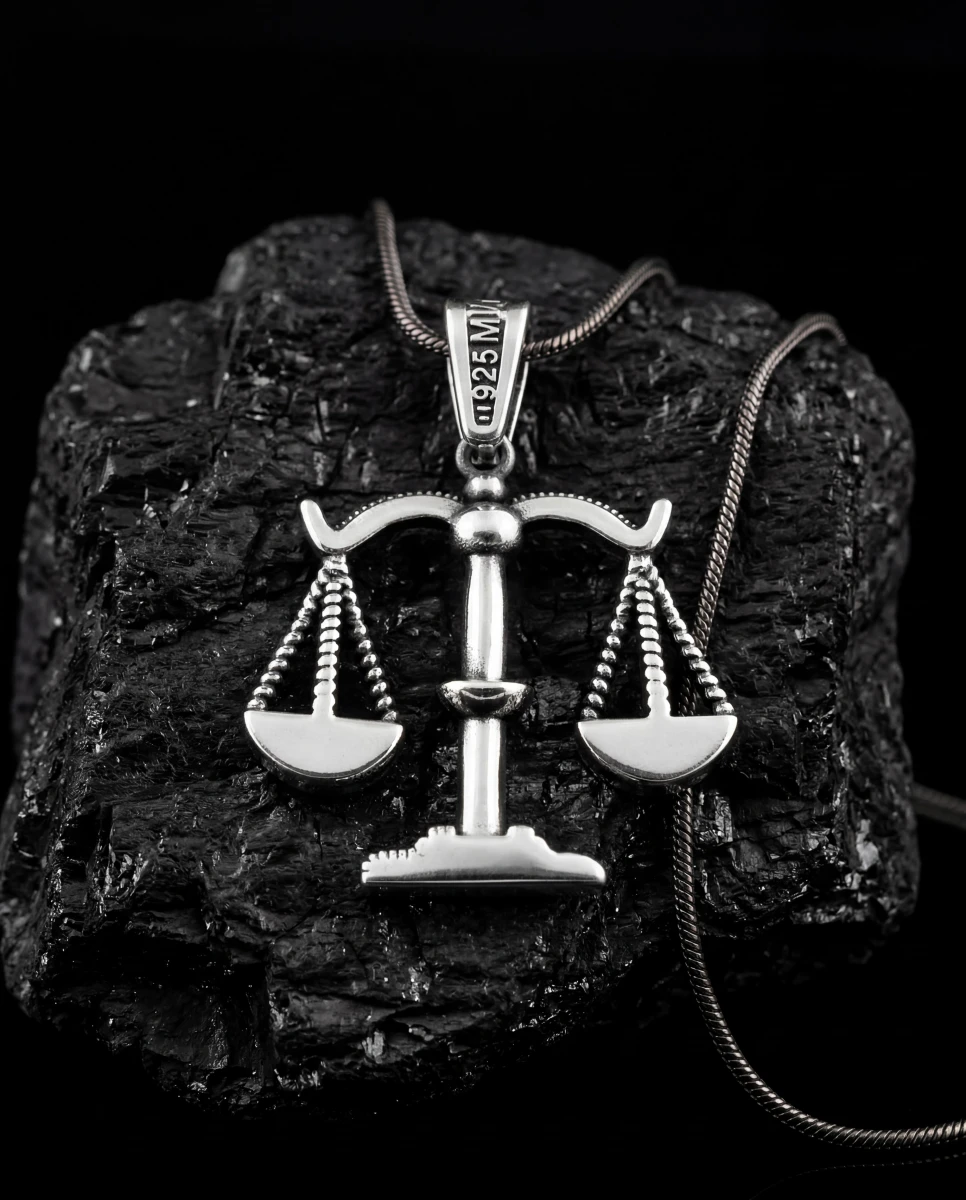 Adalet Terazisi Kolye Ucu