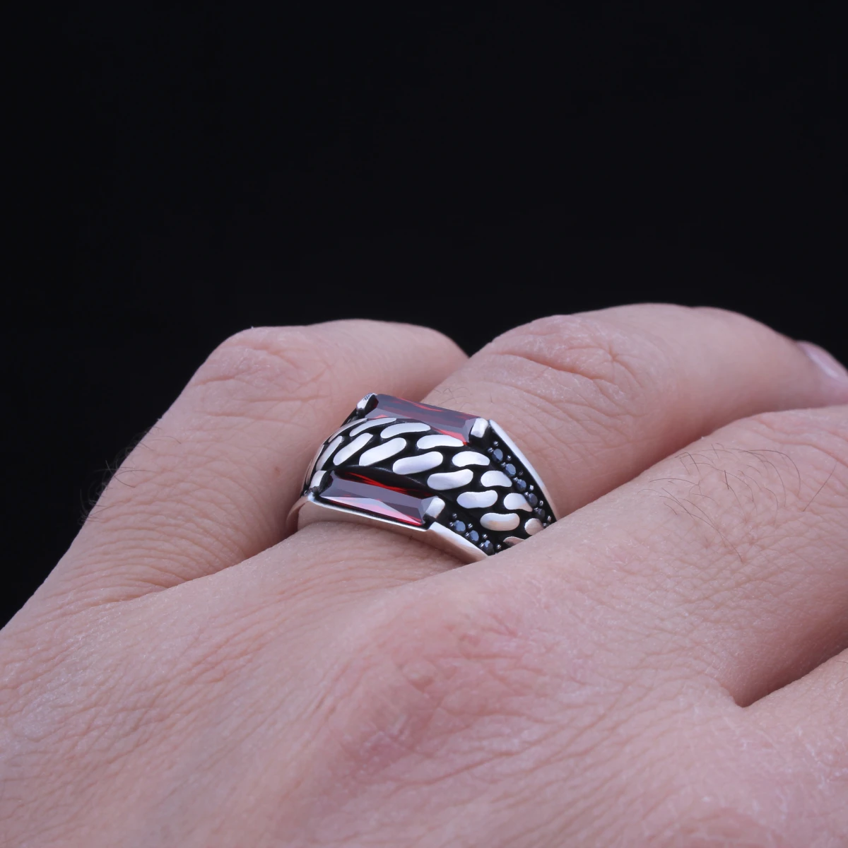 Baget Taşlı Zincir Desenli Yüzük