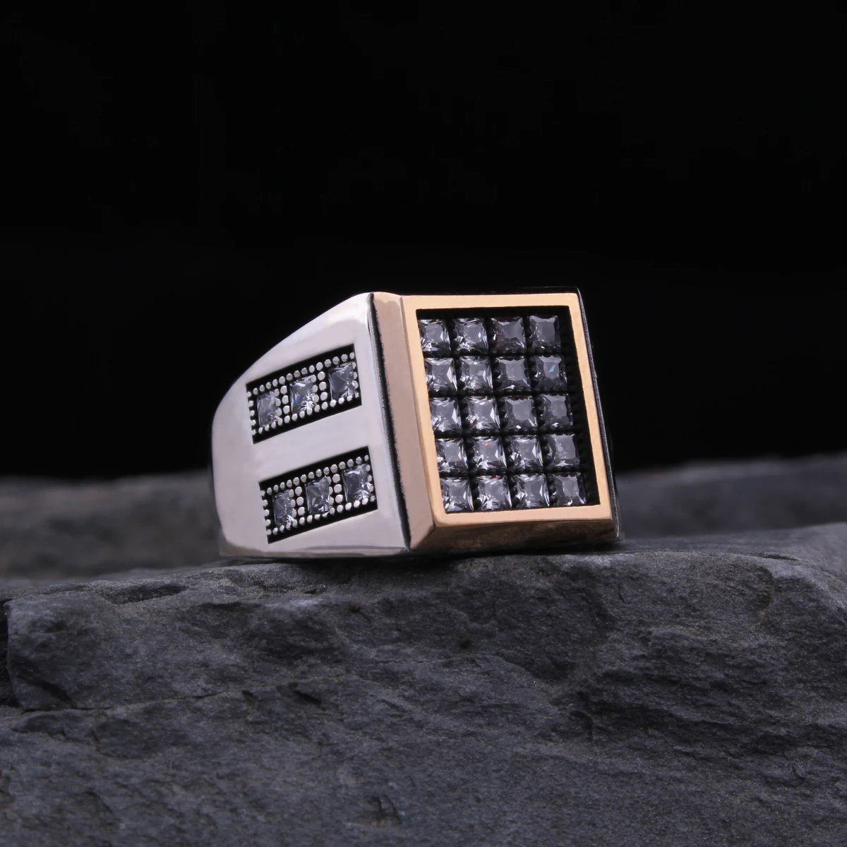 Kare Kasa Mikro Taş Tasarım Gümüş Erkek Yüzüğü