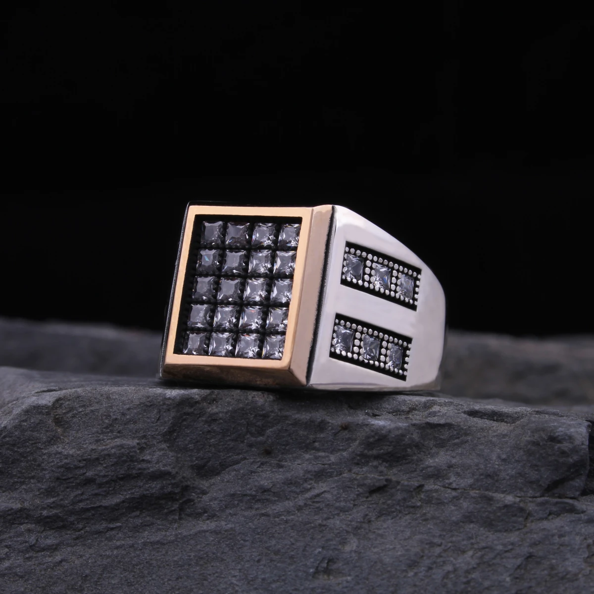 Kare Kasa Mikro Taş Tasarım Gümüş Erkek Yüzüğü