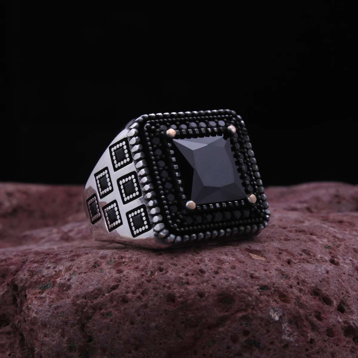 Siyaz Zirkon Taş Prenses Kesim Özel Tasarım