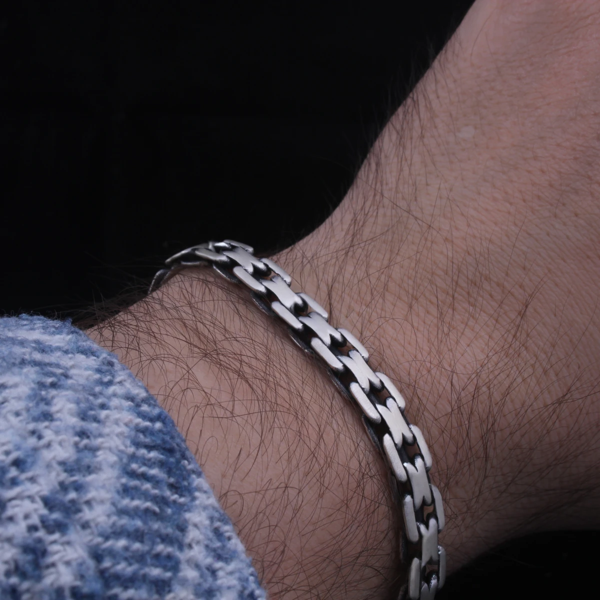 X-Halka Geçmeli Erkek Bileklik