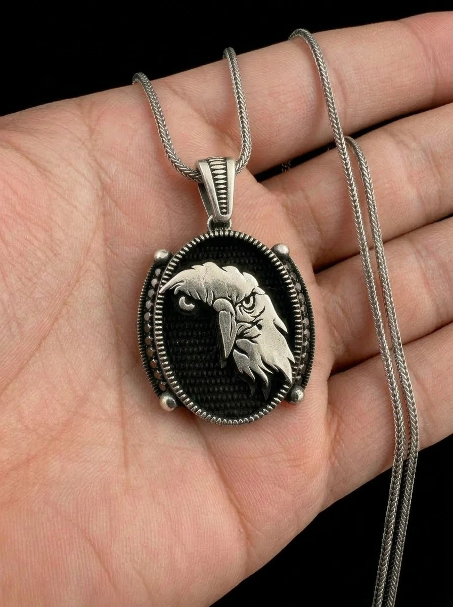 Keskin Bakış Kartal Başı Siyah Taşlı Kolye Ucu